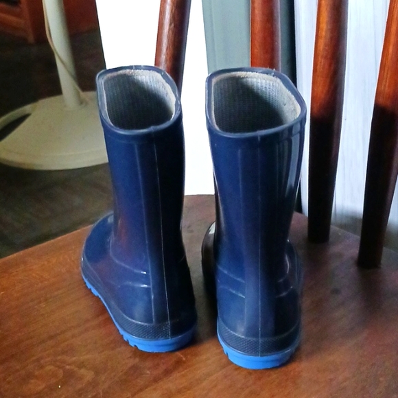 Kids Rain Boots Size 5-6 - Picture 3 of 5